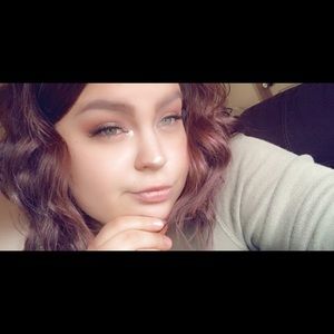 Meet your Posher, Makayla